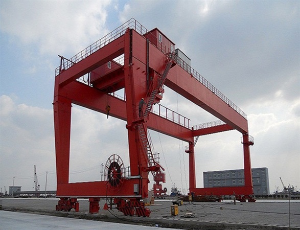 U型雙主梁門(mén)式起重機(jī)